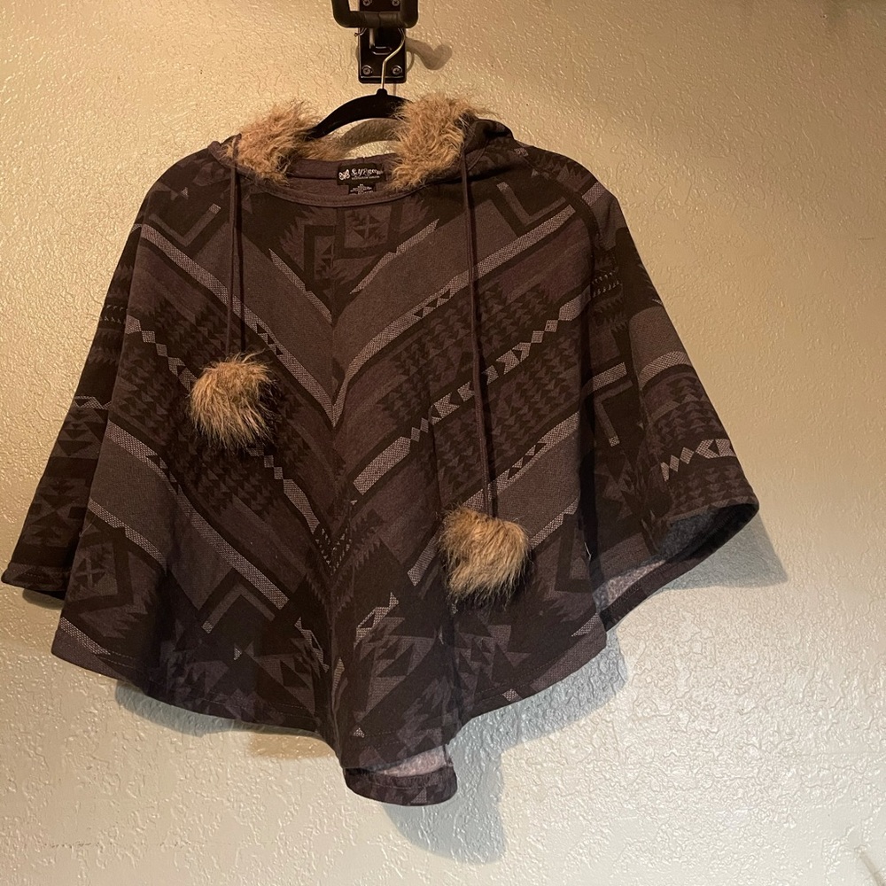 FREE SHIPPING Women’s Eskimo Poncho Small